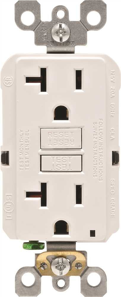 Leviton Smartlockpro Slim Duplex Receptacle With Wallplate, Nema 5-20r, 125 Volt, 20 Amp, White