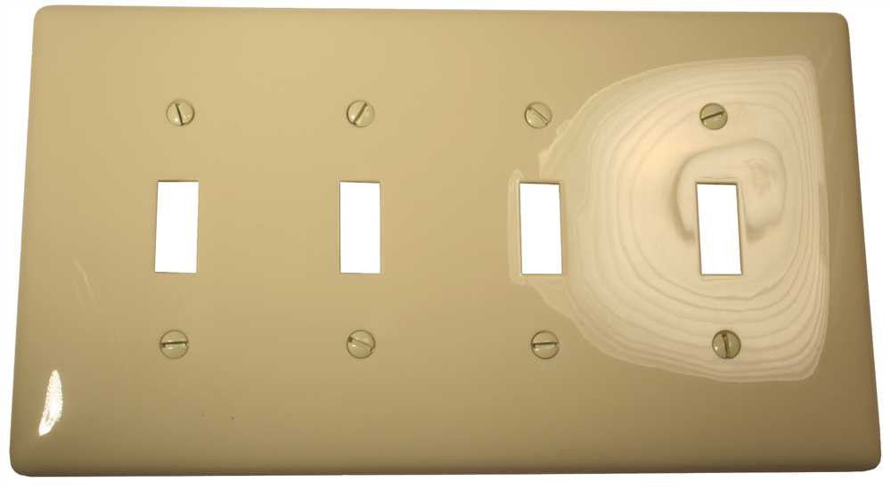 Wallplate Midi Toggle 4-gang Ivory