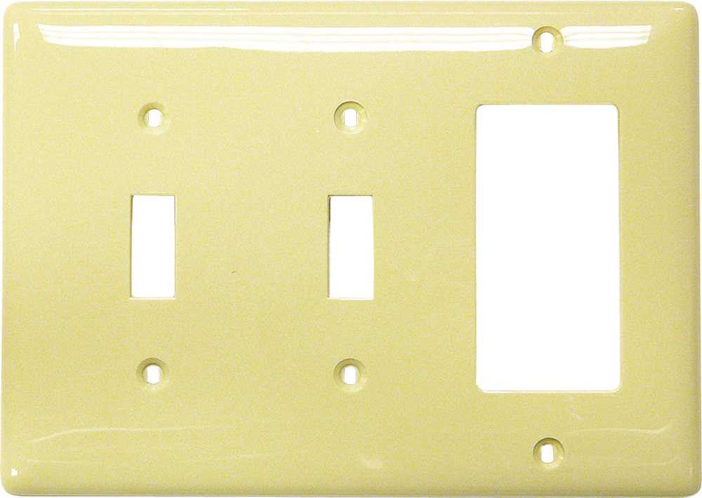 Wallplate Toggle 3 Gang White