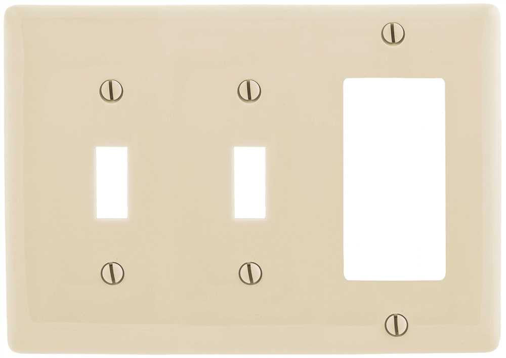 Wallplate Toggle 3-gang Almond